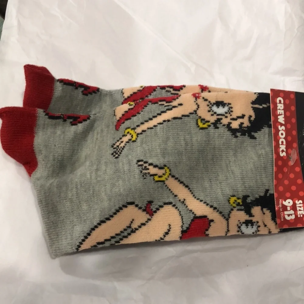 Betty Boop gray & red‎ retro crew socks fits sizes 9-13 new